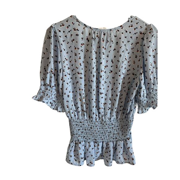 Sienna Sky Women's Medium Blue Floral Short Sleeve V-Neck Peplum Shaping Blouse - Picture 8 of 9